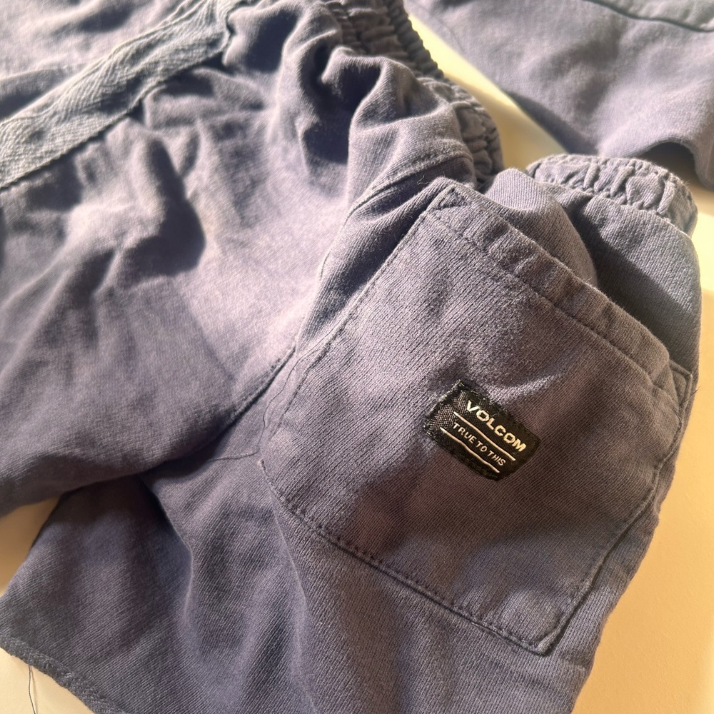 Volcom set - Picture 3 of 7